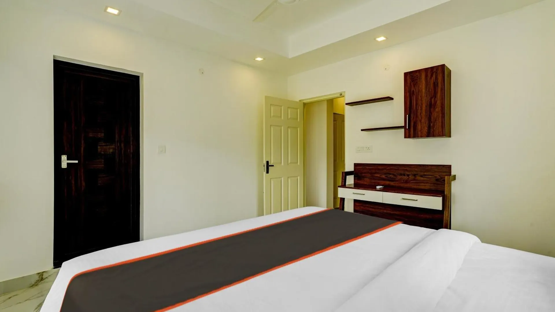 Hotel O Full Moon Homes Kochi 3*,  Indie