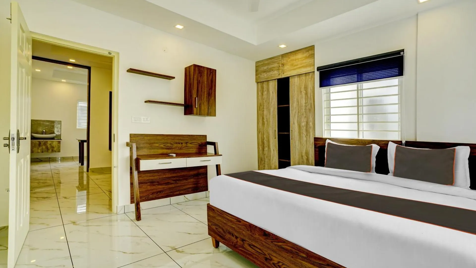Hotel O Full Moon Homes Kochi